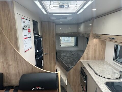 AVAN OVATION M32 B CLASS