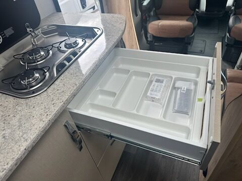 AVAN OVATION M32 B CLASS