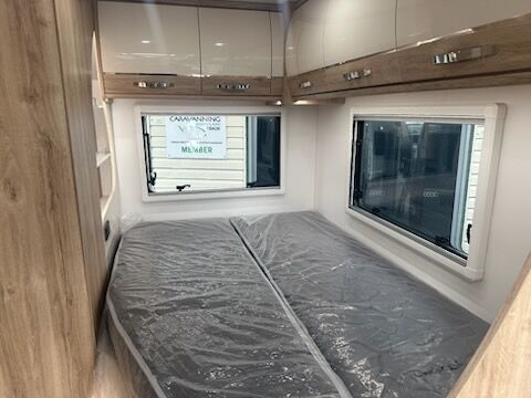 AVAN OVATION M32 B CLASS