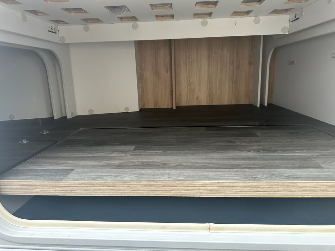 AVAN OVATION M32 B CLASS