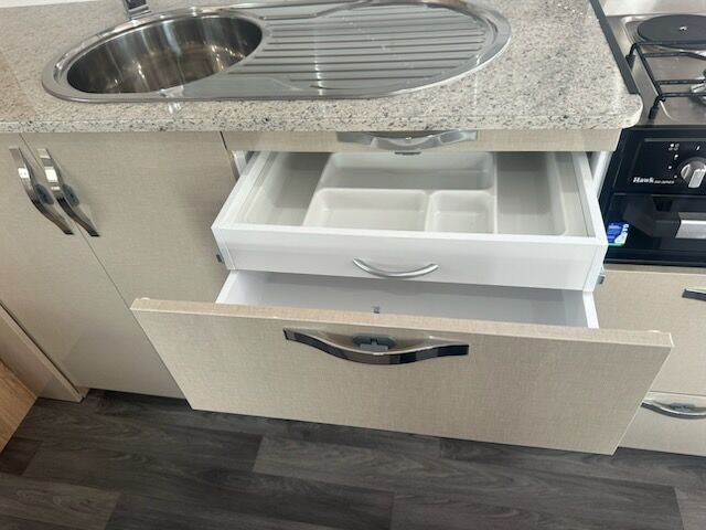 Avan Aspire 572 HT