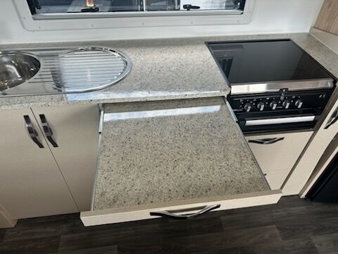 Avan Aspire 587 2 Adventure Pack