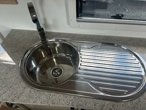 Avan Aspire 587 2 Adventure Pack