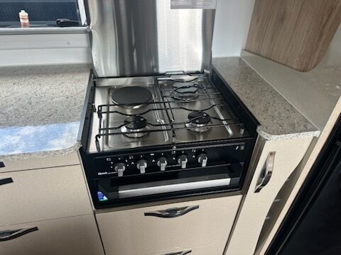 Avan Aspire 587 2 Adventure Pack