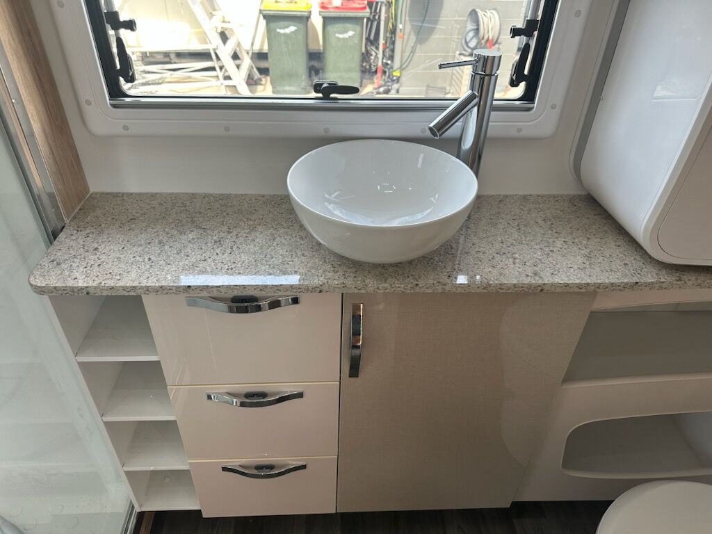 Avan Aspire 587 2 Adventure Pack