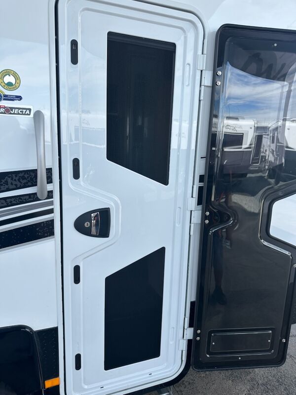 Avan Aspire 587 2 Adventure Pack