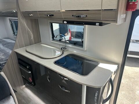Avan Ovation M32 C CLASS