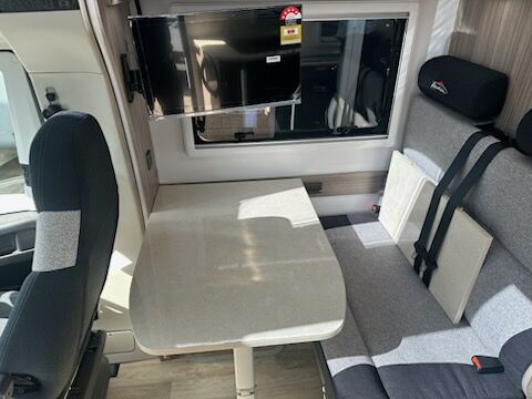 Avan Ovation M32 C CLASS