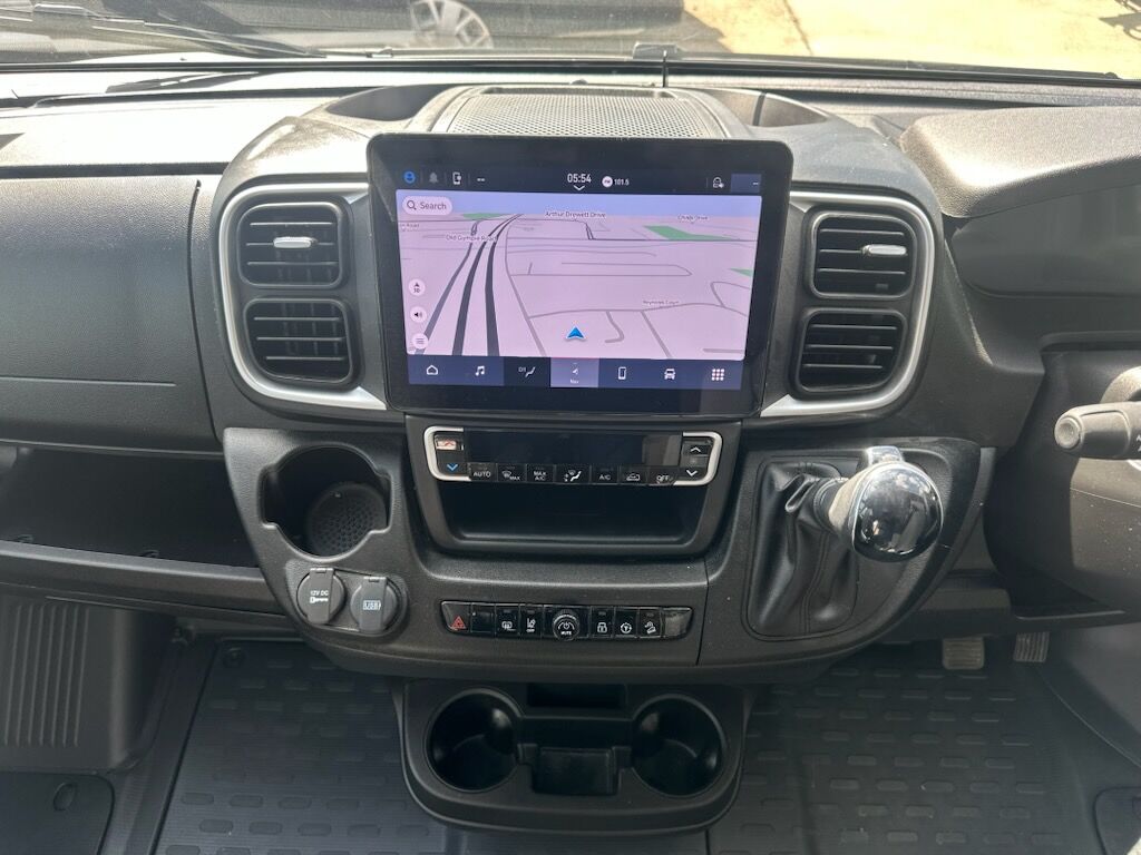 Avan Ovation M32 C CLASS