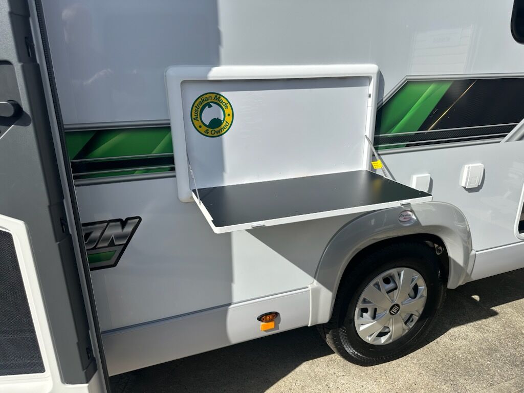 Avan Ovation M32 C CLASS