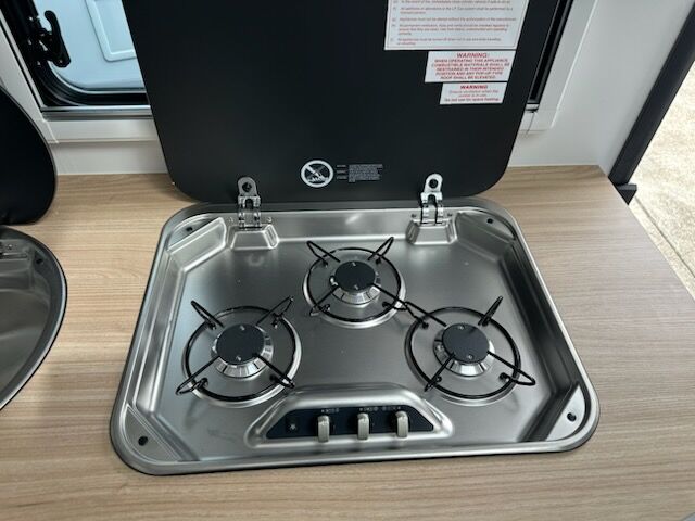 Avan Ovation M5 C Class