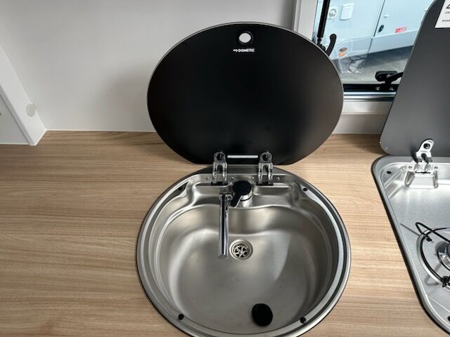 Avan Ovation M5 C Class