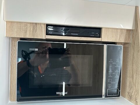 Avan Ovation M6 B Class
