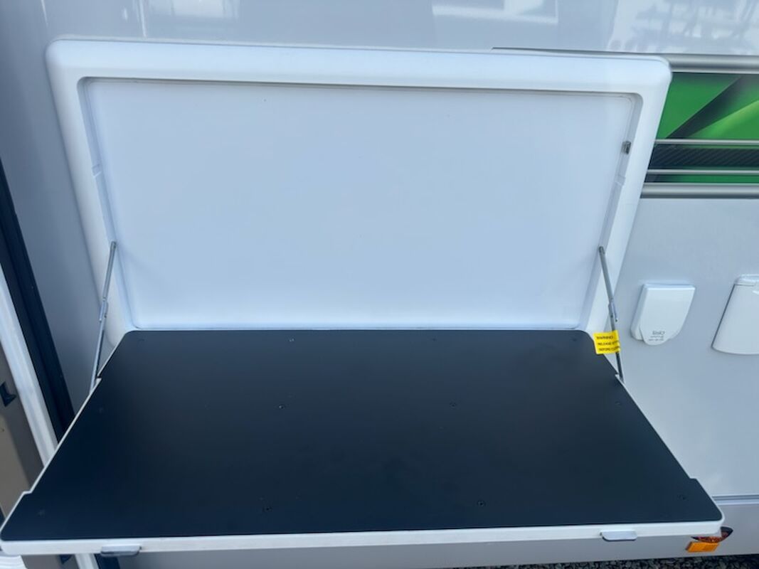 Avan Ovation M6 C Class