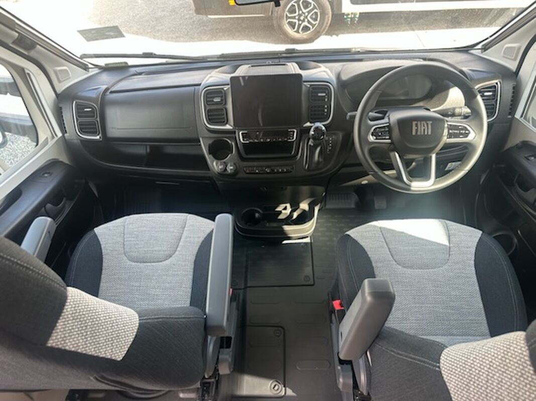 Avan Ovation M6 C Class