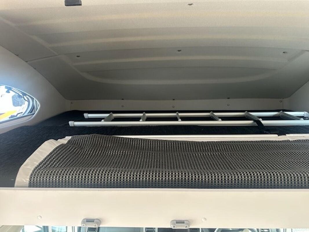 Avan Ovation M6 C Class