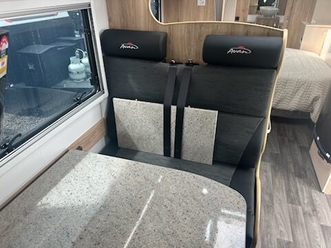 Avan Ovation M7 C Class