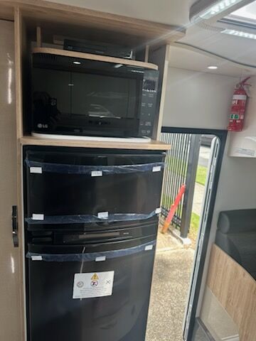 Avan Ovation M7 C Class