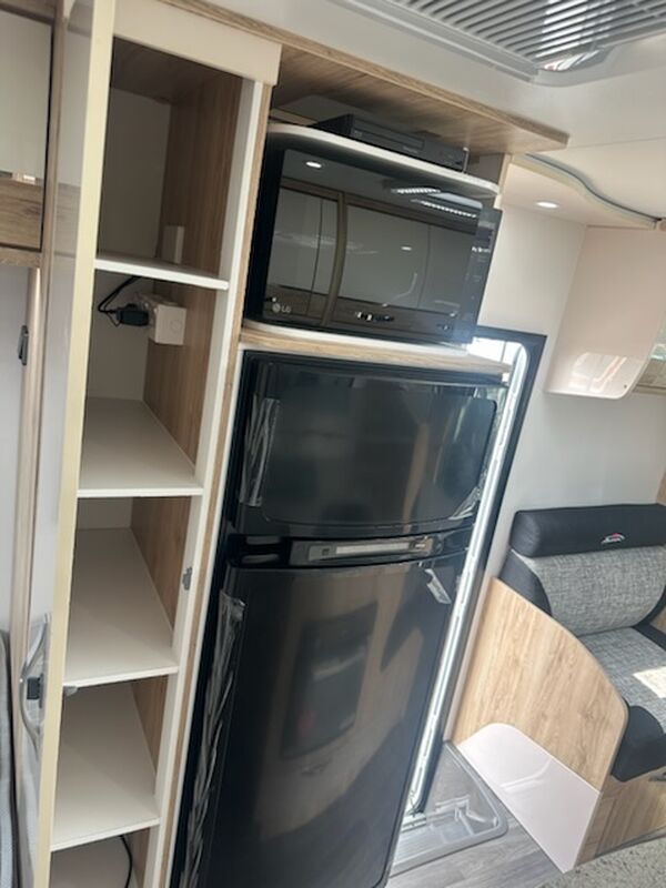 Avan Ovation M9 B Class