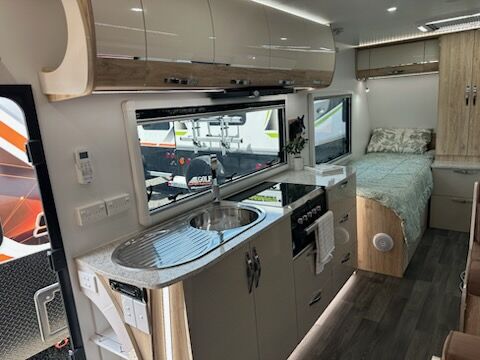 Golf Tourer 607 HT Single Beds