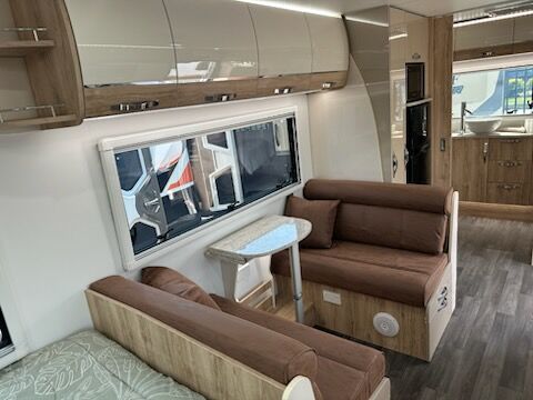 Golf Tourer 607 HT Single Beds