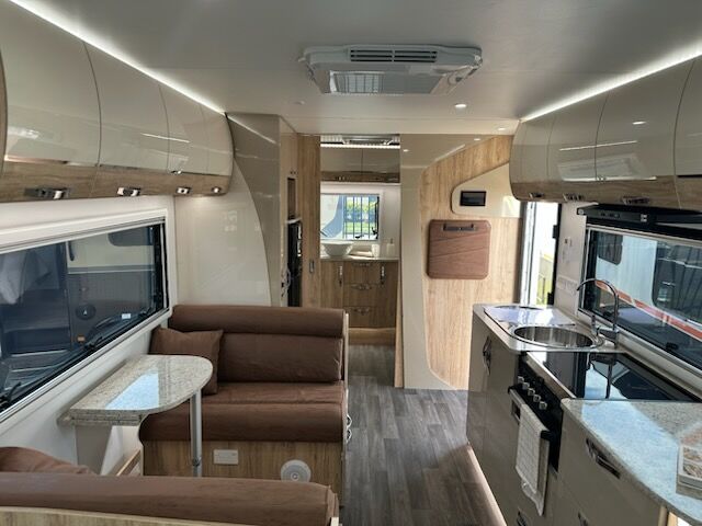 Golf Tourer 607 HT Single Beds