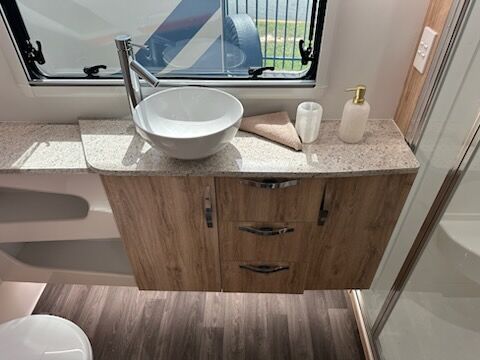 Golf Tourer 607 HT Single Beds