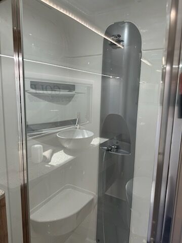 Golf Tourer 607 HT Single Beds