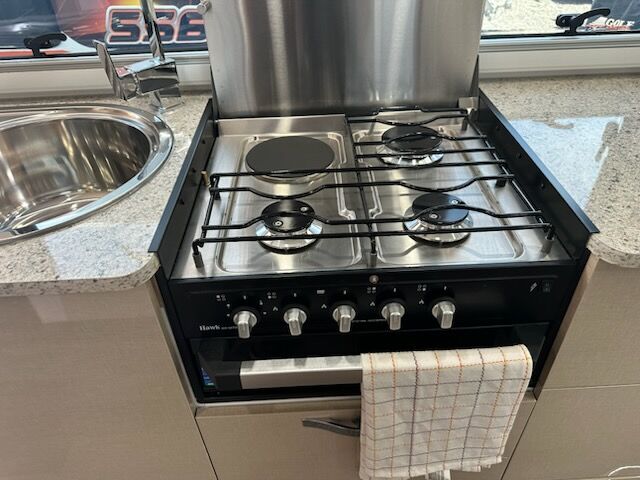 Golf Tourer 607 HT Single Beds