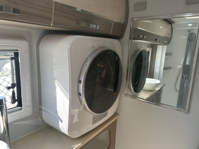 Avan Aspire 587 1