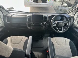 Avan Ovation M5 C Class