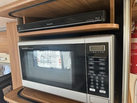 Avan Ovation M9 C Class