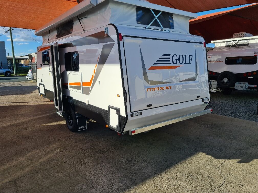 Golf Maxxi 573 pop top