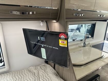 AVAN OVATION M32 B CLASS