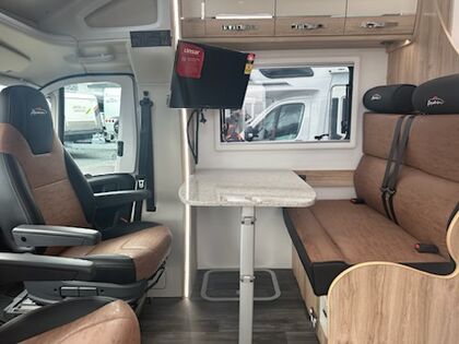 AVAN OVATION M32 B CLASS