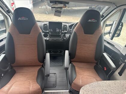 AVAN OVATION M32 B CLASS