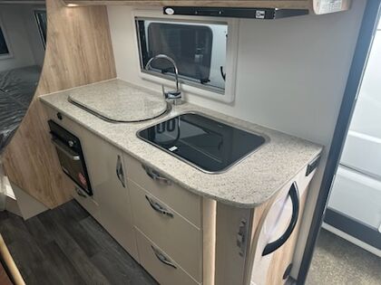 AVAN OVATION M32 B CLASS