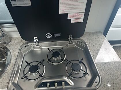 AVAN OVATION M32 B CLASS