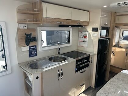 Avan Aspire 555 1 Adventure Pack with Outback Coil Suspension