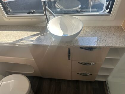 Avan Aspire 572 HT