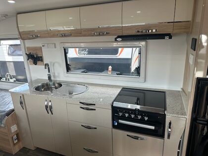 Avan Aspire 587 2 Adventure Pack