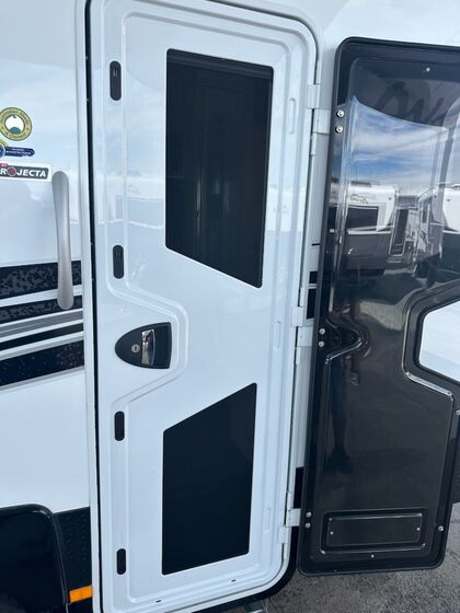 Avan Aspire 587 2 Adventure Pack