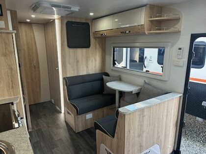 Avan Aspire 617 Triple Bunk