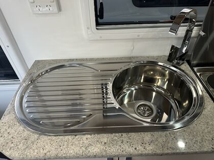 Avan Aspire 617 Triple Bunk