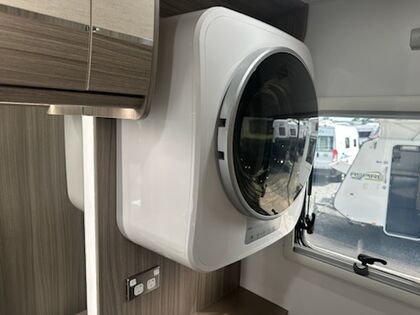 Avan Ovation M10