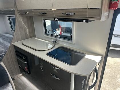 Avan Ovation M32 C CLASS