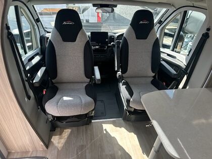 Avan Ovation M32 C CLASS