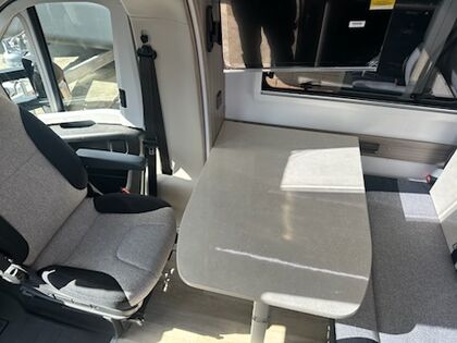 Avan Ovation M32 C CLASS