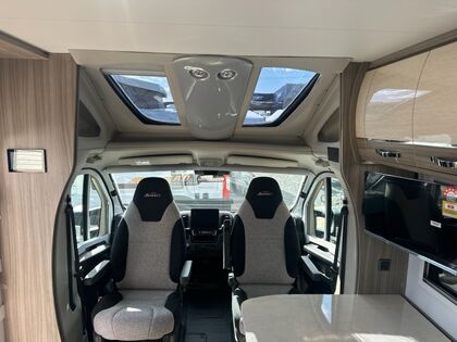 Avan Ovation M32 C CLASS