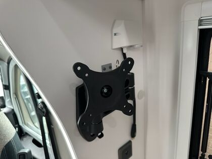 Avan Ovation M5 C Class